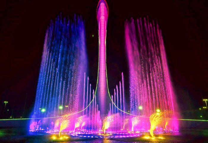 Поющие фонтаны в Олимпийском парке в Сочи
