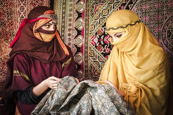 Почему женщины носят паранджу и хиджаб