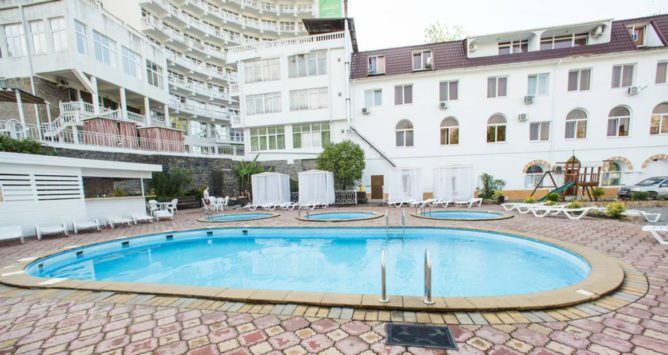 Garden Hills Hotel