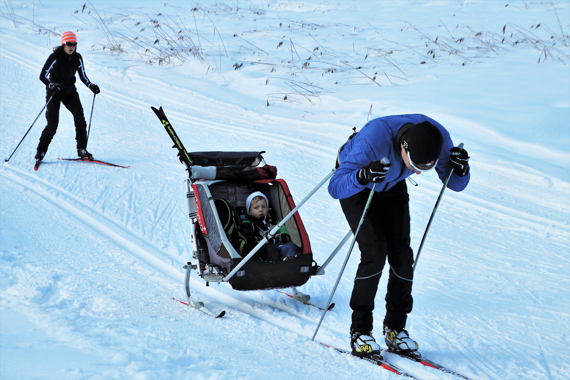 Катание на лыжах, санках или тюбинге