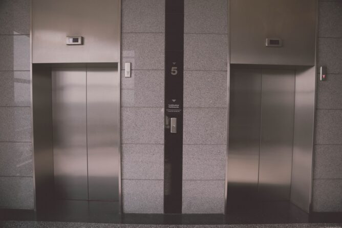 Реклама в лифтах Сочи
