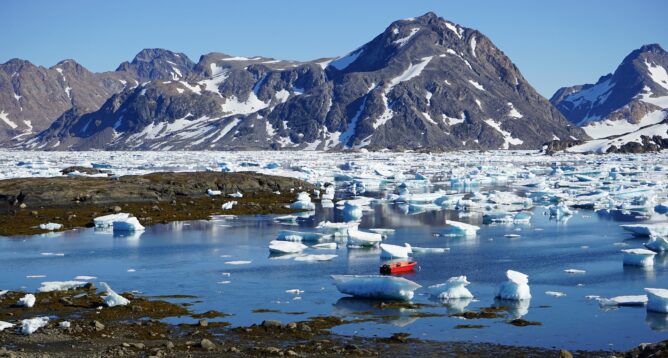 Поход в самое сердце Русской Арктики: Валуны, ледники и полярные миры